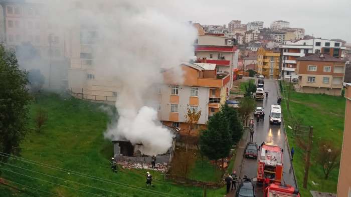 Yaşlı çiftin evinde yangın paniği